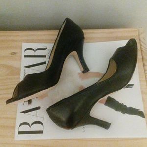 Timelessly CHIC! DESIGNER peep toe Black pumps
